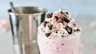 Red Robin Brings Holiday Flavors and Gifting