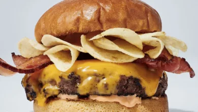 Bobby’s Burgers by Bobby Flay Set for Pacific Northwest Expansion