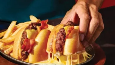 Applebee’s Adds NEW O-M-Cheese Burger for .99 Applebee’s Adds NEW O-M-Cheese Burger for .99